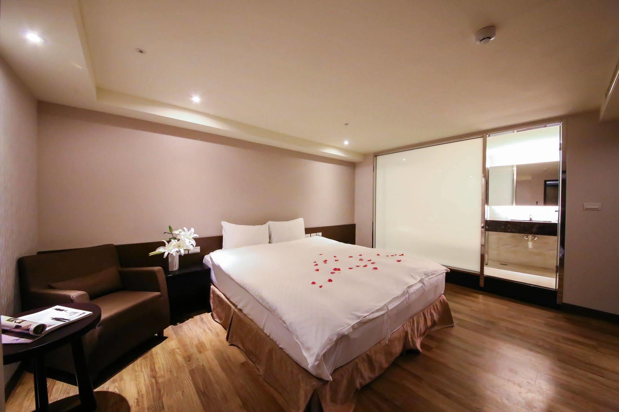 Jai Chateau Hotels & Hostels Tainan Exterior foto