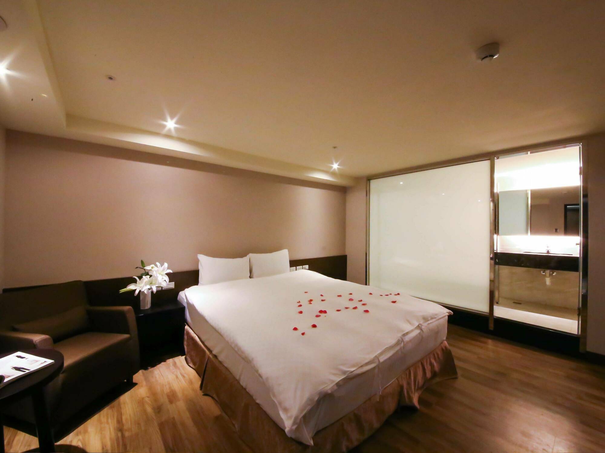 Jai Chateau Hotels & Hostels Tainan Exterior foto